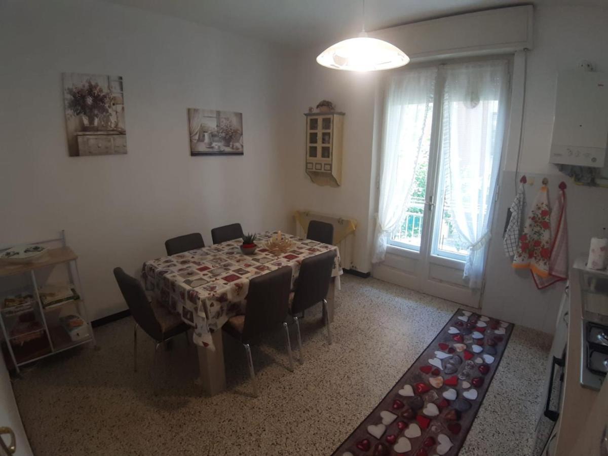 Appartamento Centrale Fino A 8 Posti Letto Pontremoli Exterior photo